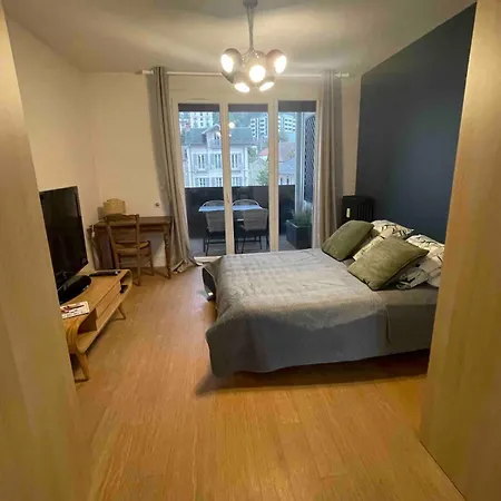 Spacieux Et Lumineux Apartment *
